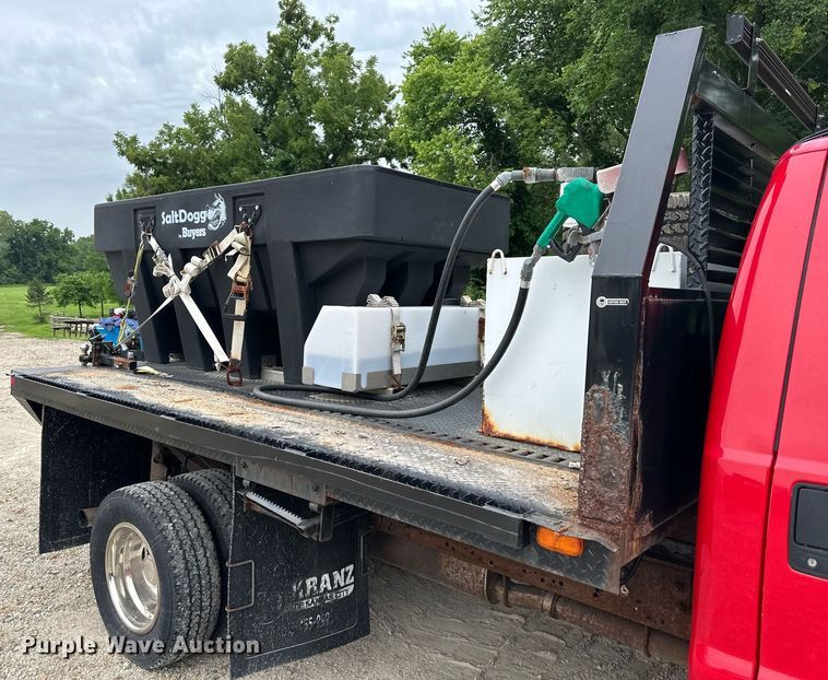 image for item JX9022 2006 Ford  F350 Super Duty  flatbed pickup truck