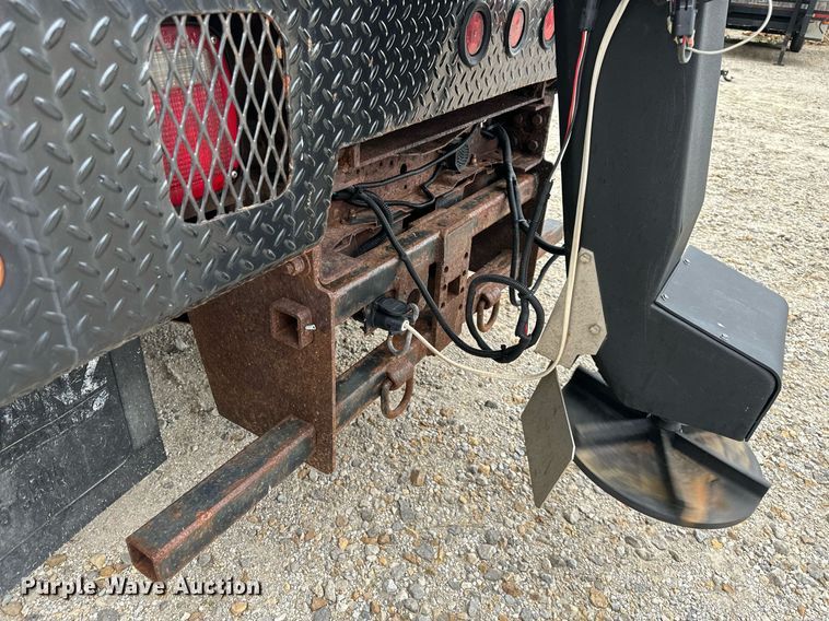 image for item JX9022 2006 Ford  F350 Super Duty  flatbed pickup truck