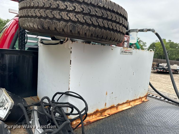 image for item JX9022 2006 Ford  F350 Super Duty  flatbed pickup truck