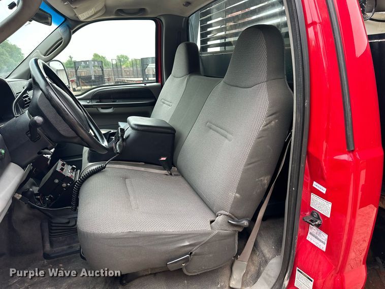 image for item JX9022 2006 Ford  F350 Super Duty  flatbed pickup truck