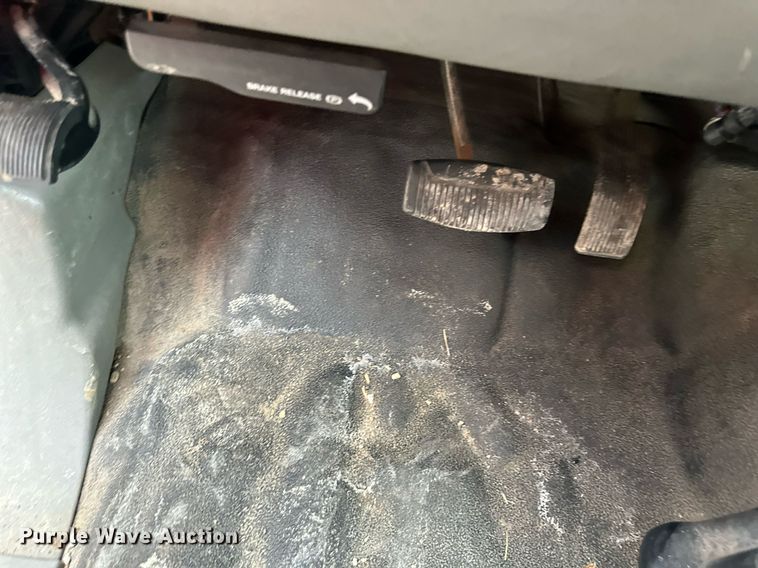 image for item JX9022 2006 Ford  F350 Super Duty  flatbed pickup truck