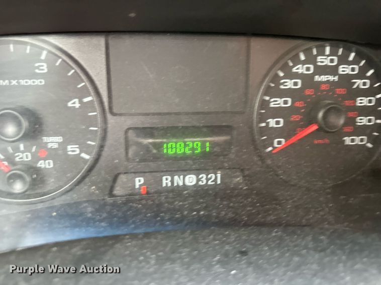 image for item JX9022 2006 Ford  F350 Super Duty  flatbed pickup truck