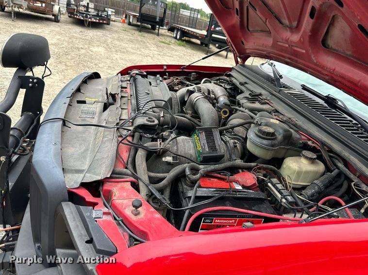 image for item JX9022 2006 Ford  F350 Super Duty  flatbed pickup truck