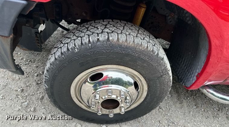 image for item JX9022 2006 Ford  F350 Super Duty  flatbed pickup truck