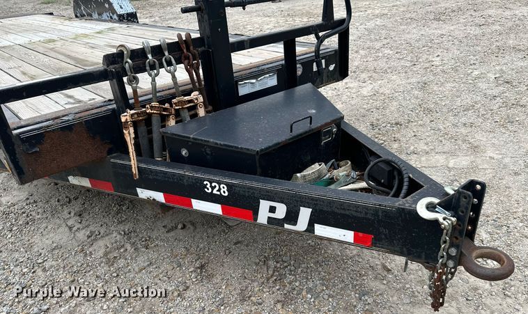 image for item JX9025 2011 PJ  tilt deck equipment trailer