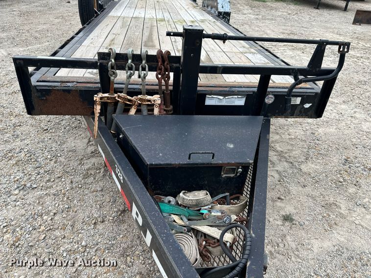 image for item JX9025 2011 PJ  tilt deck equipment trailer