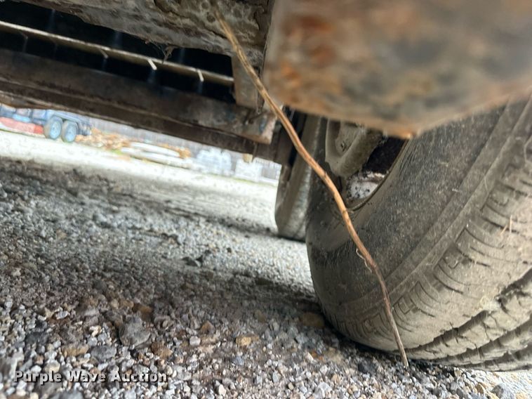 image for item JX9025 2011 PJ  tilt deck equipment trailer