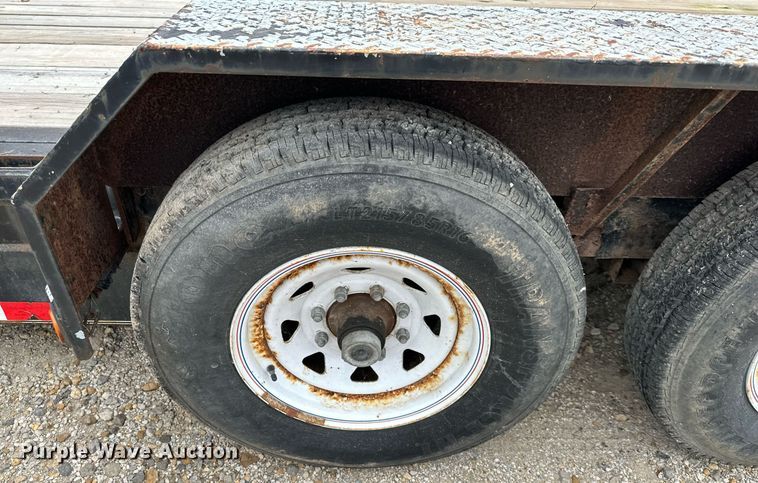 image for item JX9025 2011 PJ  tilt deck equipment trailer