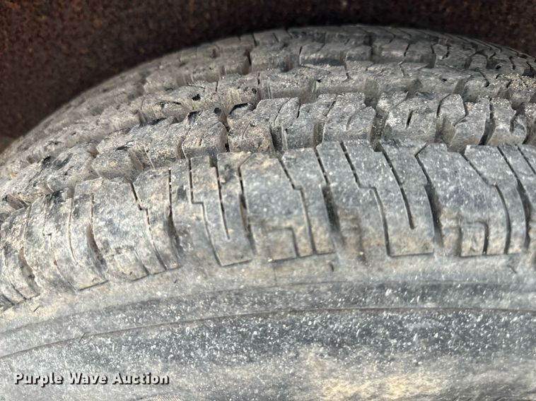 image for item JX9025 2011 PJ  tilt deck equipment trailer