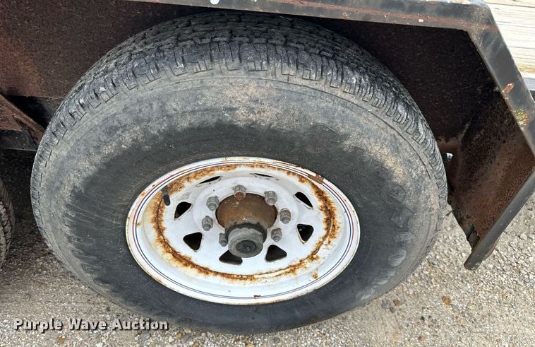 image for item JX9025 2011 PJ  tilt deck equipment trailer