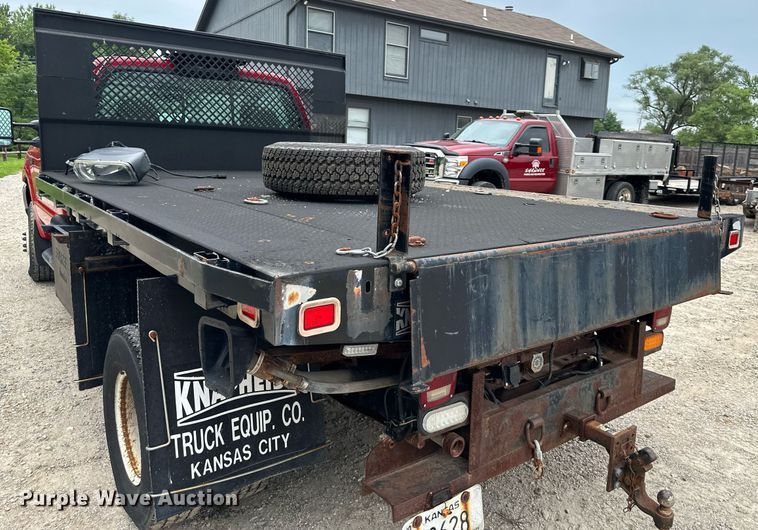 image for item JX9026 2004 Ford  F350 Super Duty  flatbed pickup truck