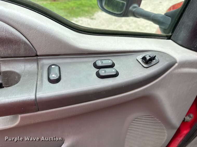 image for item JX9026 2004 Ford  F350 Super Duty  flatbed pickup truck