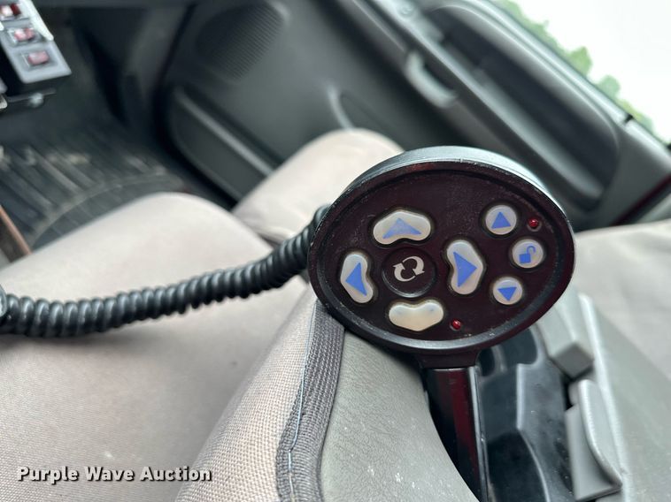 image for item JX9026 2004 Ford  F350 Super Duty  flatbed pickup truck