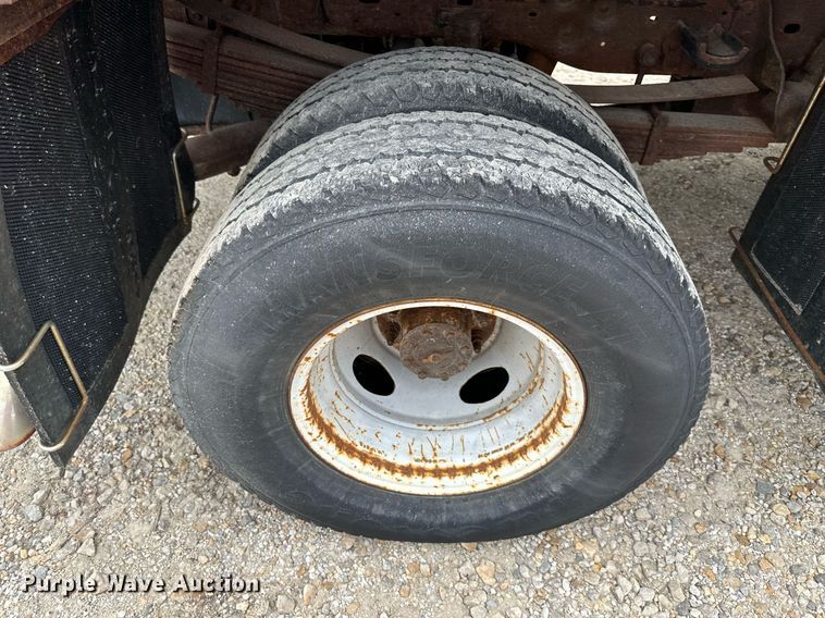 image for item JX9026 2004 Ford  F350 Super Duty  flatbed pickup truck