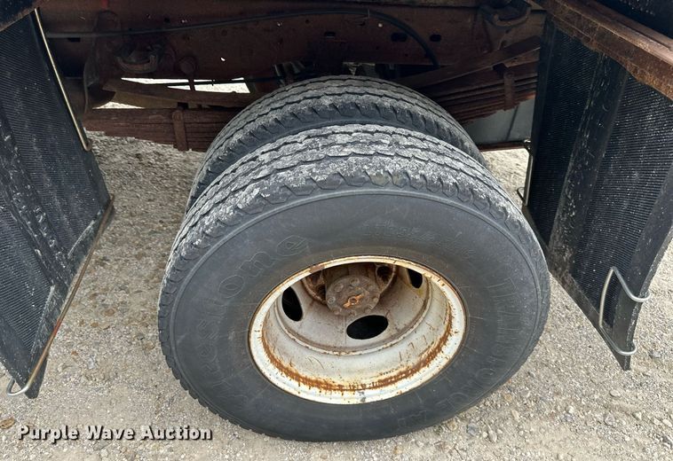 image for item JX9026 2004 Ford  F350 Super Duty  flatbed pickup truck