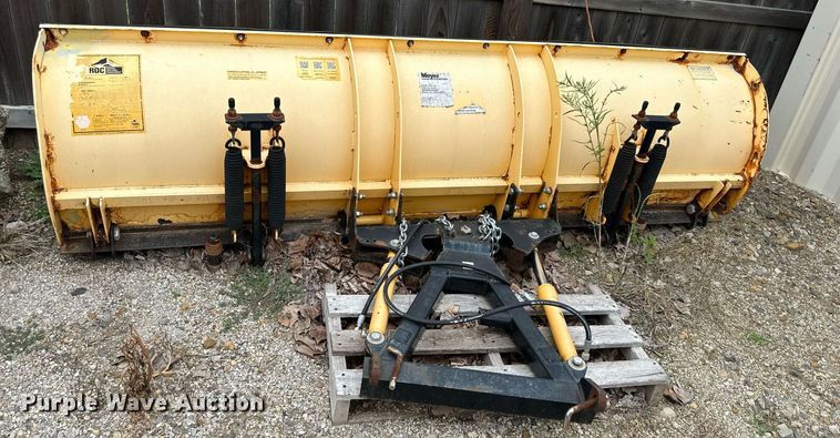 image for item JX9026 2004 Ford  F350 Super Duty  flatbed pickup truck