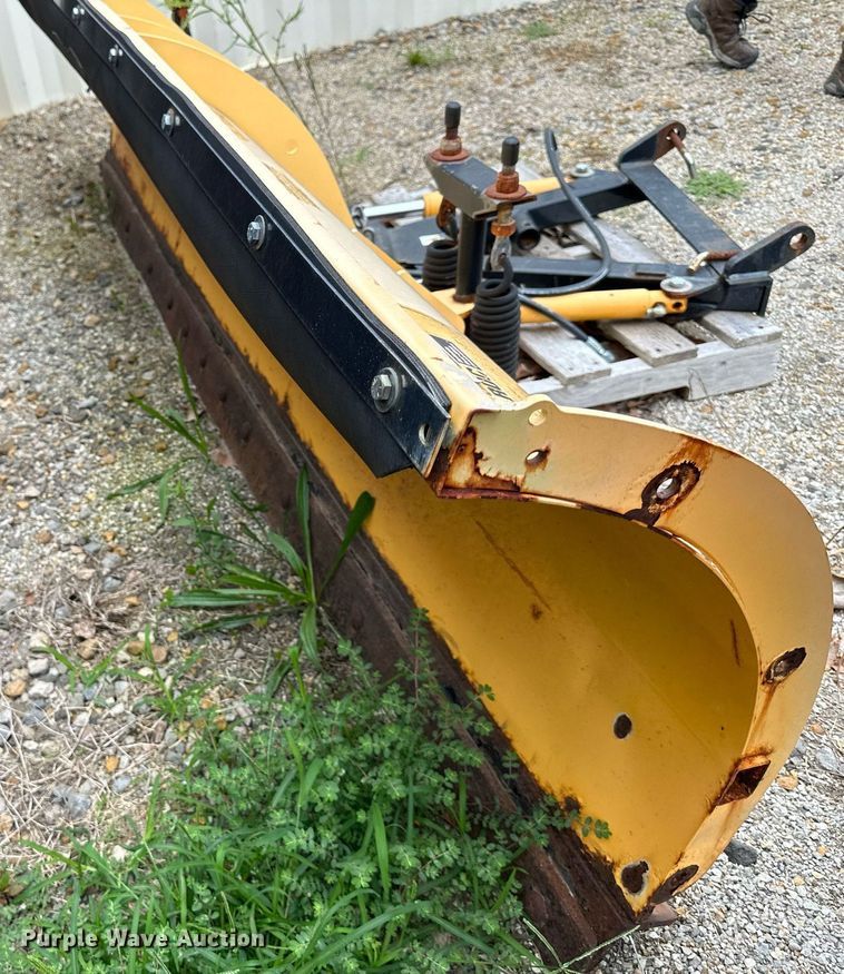 image for item JX9026 2004 Ford  F350 Super Duty  flatbed pickup truck