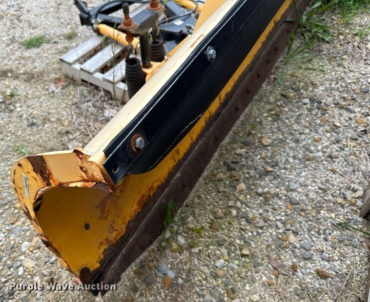 image for item JX9026 2004 Ford  F350 Super Duty  flatbed pickup truck