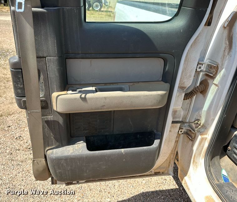 image for item KM9834 2010 Ford F150 XL  SuperCab pickup truck