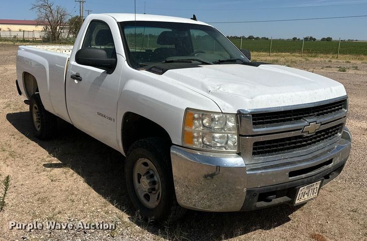 image for item KM9835 2007 Chevrolet Silverado 2500HD  pickup truck