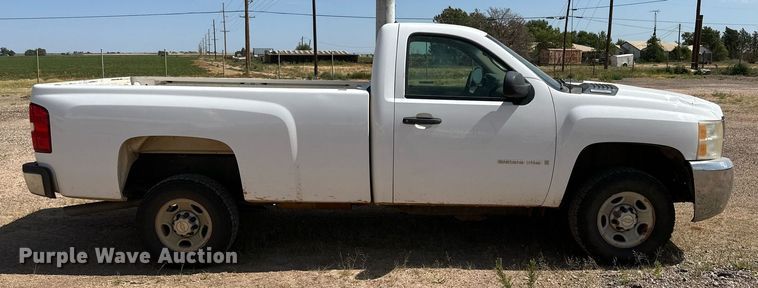 image for item KM9835 2007 Chevrolet Silverado 2500HD  pickup truck