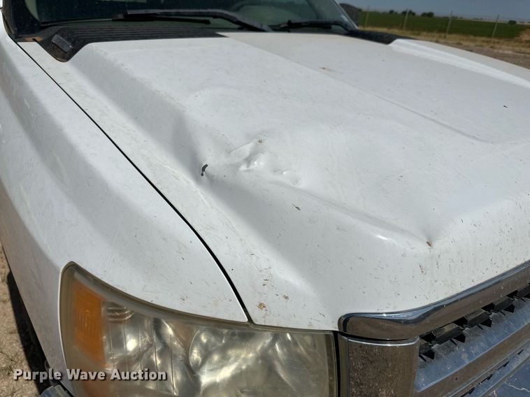 image for item KM9835 2007 Chevrolet Silverado 2500HD  pickup truck