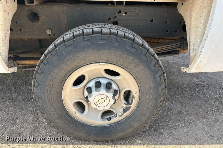 image for item KM9835 2007 Chevrolet Silverado 2500HD  pickup truck