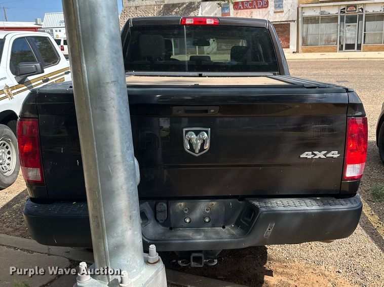 image for item KM9837 2017 Dodge Ram 1500  Crew Cab pickup truck