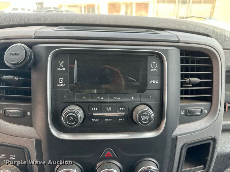 image for item KM9837 2017 Dodge Ram 1500  Crew Cab pickup truck