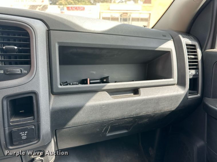 image for item KM9837 2017 Dodge Ram 1500  Crew Cab pickup truck