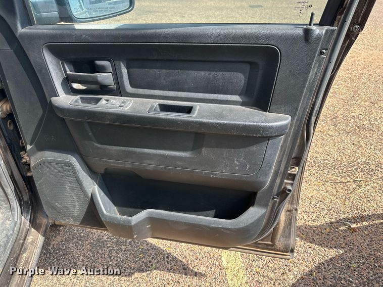 image for item KM9837 2017 Dodge Ram 1500  Crew Cab pickup truck