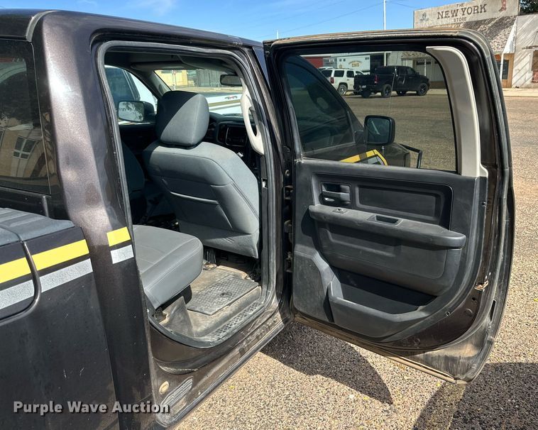 image for item KM9837 2017 Dodge Ram 1500  Crew Cab pickup truck