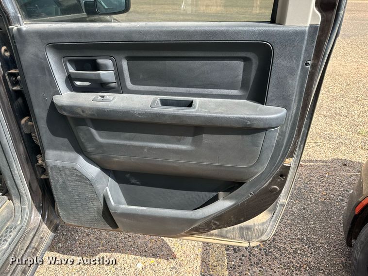 image for item KM9837 2017 Dodge Ram 1500  Crew Cab pickup truck