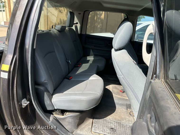 image for item KM9837 2017 Dodge Ram 1500  Crew Cab pickup truck