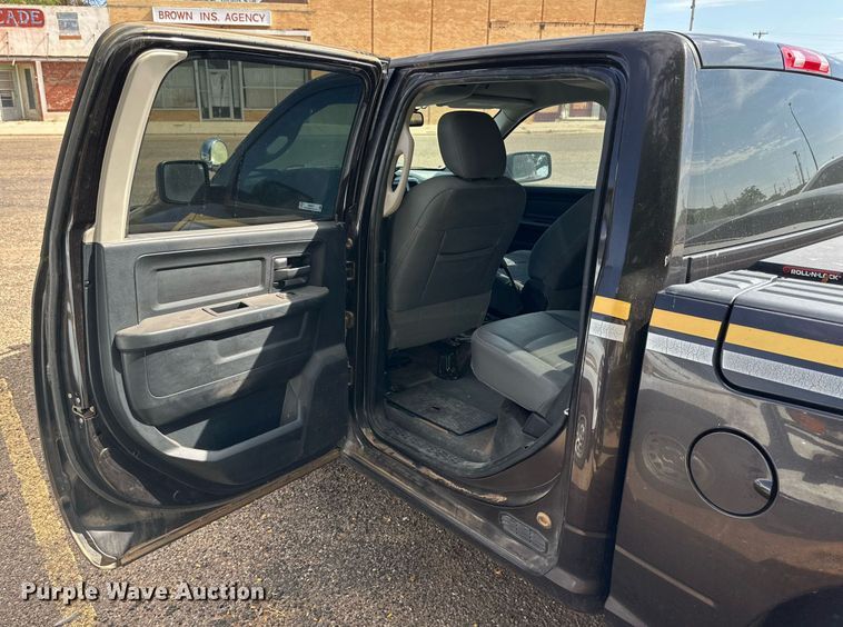 image for item KM9837 2017 Dodge Ram 1500  Crew Cab pickup truck