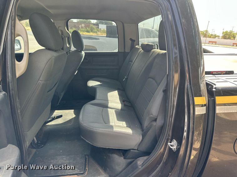 image for item KM9837 2017 Dodge Ram 1500  Crew Cab pickup truck