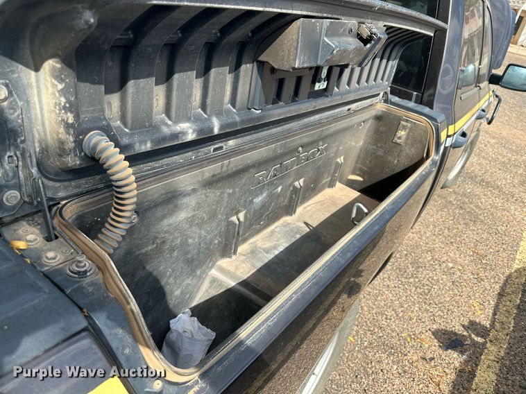 image for item KM9837 2017 Dodge Ram 1500  Crew Cab pickup truck