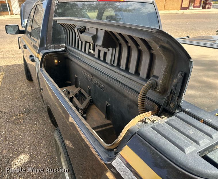 image for item KM9837 2017 Dodge Ram 1500  Crew Cab pickup truck