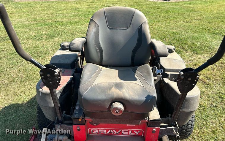 image for item LE9699 Gravely 252Z  ZTR lawn mower