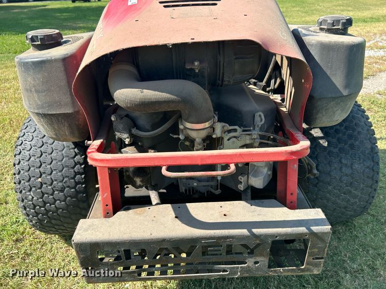 image for item LE9699 Gravely 252Z  ZTR lawn mower