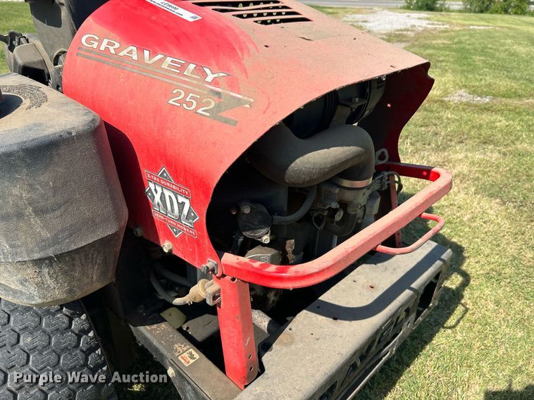image for item LE9699 Gravely 252Z  ZTR lawn mower
