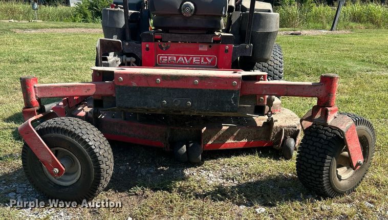 image for item LE9699 Gravely 252Z  ZTR lawn mower