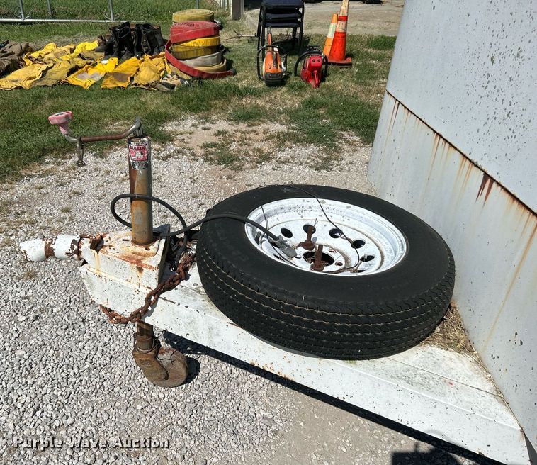 image for item LE9701 1998 W-W Trailer  enclosed cargo trailer