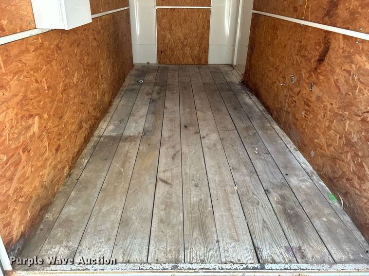 image for item LE9701 1998 W-W Trailer  enclosed cargo trailer