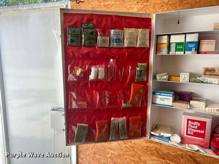 image for item LE9701 1998 W-W Trailer  enclosed cargo trailer