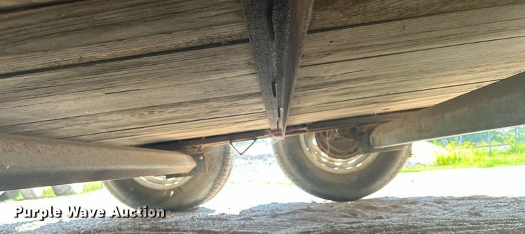 image for item LE9701 1998 W-W Trailer  enclosed cargo trailer