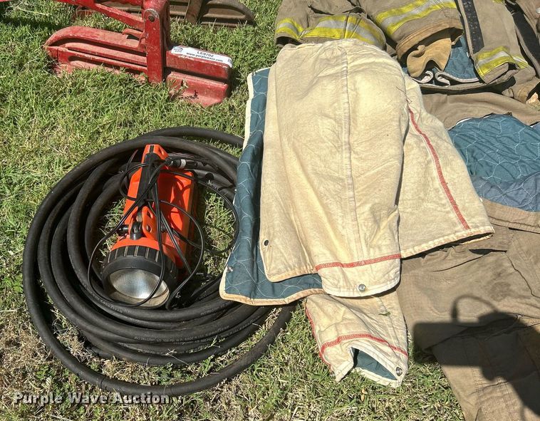 image for item LE9702 Fire fighting equipment