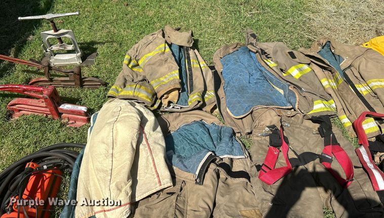 image for item LE9702 Fire fighting equipment