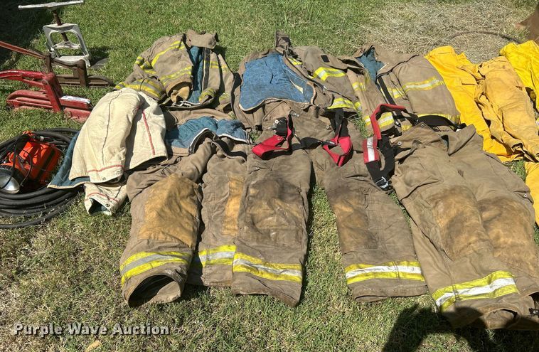 image for item LE9702 Fire fighting equipment