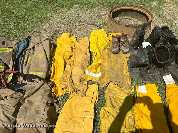 image for item LE9702 Fire fighting equipment